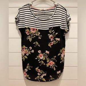 Rewind Short Sleeve Blouse Size Small